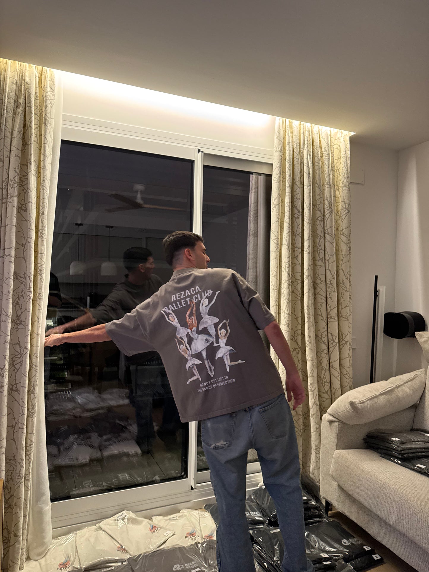 BALLET CLUB TEE GREY